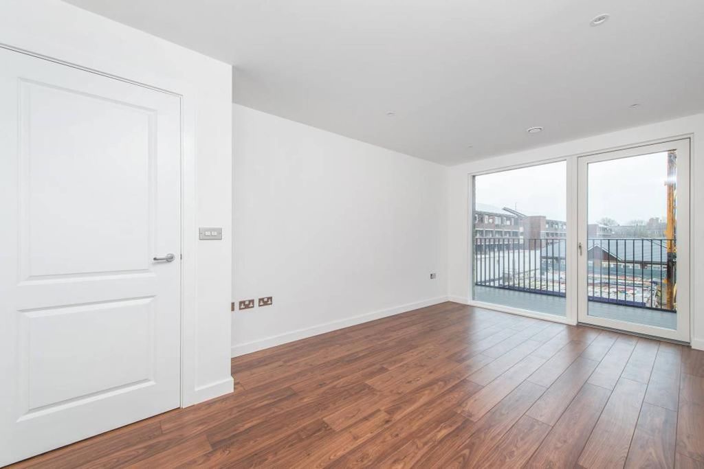 Property photo 1 of 5