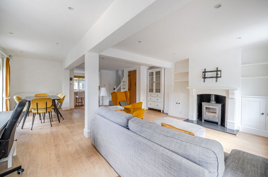 Property photo 2 of 42 1519619-33-1A0856...