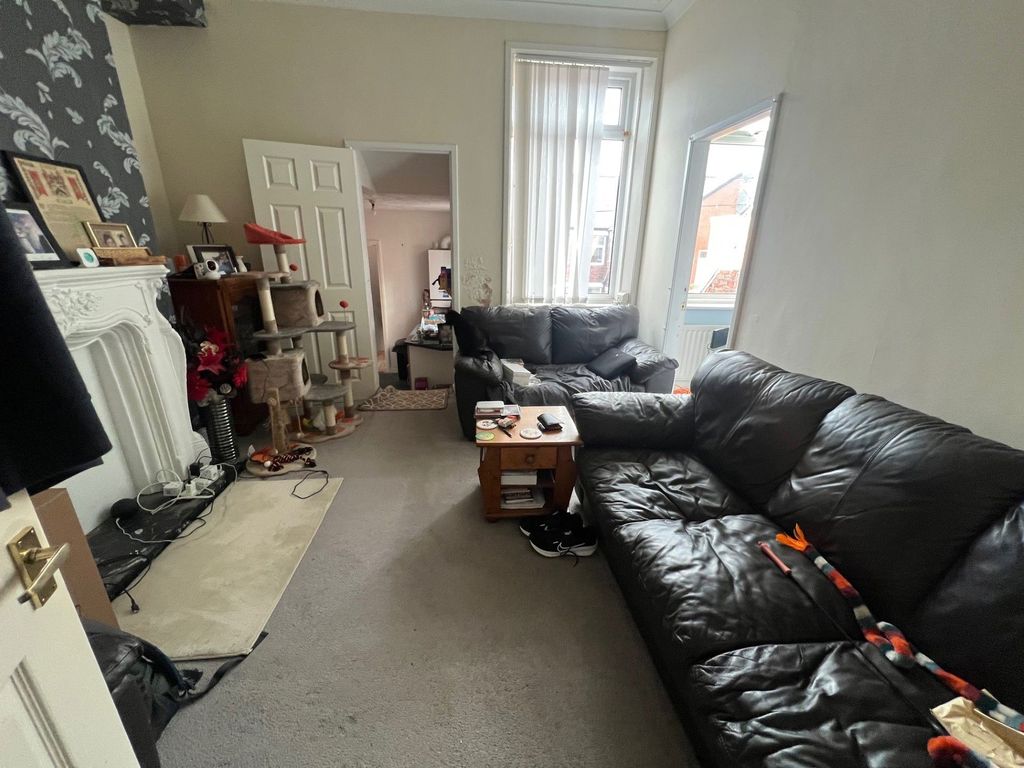 Property photo 3 of 7