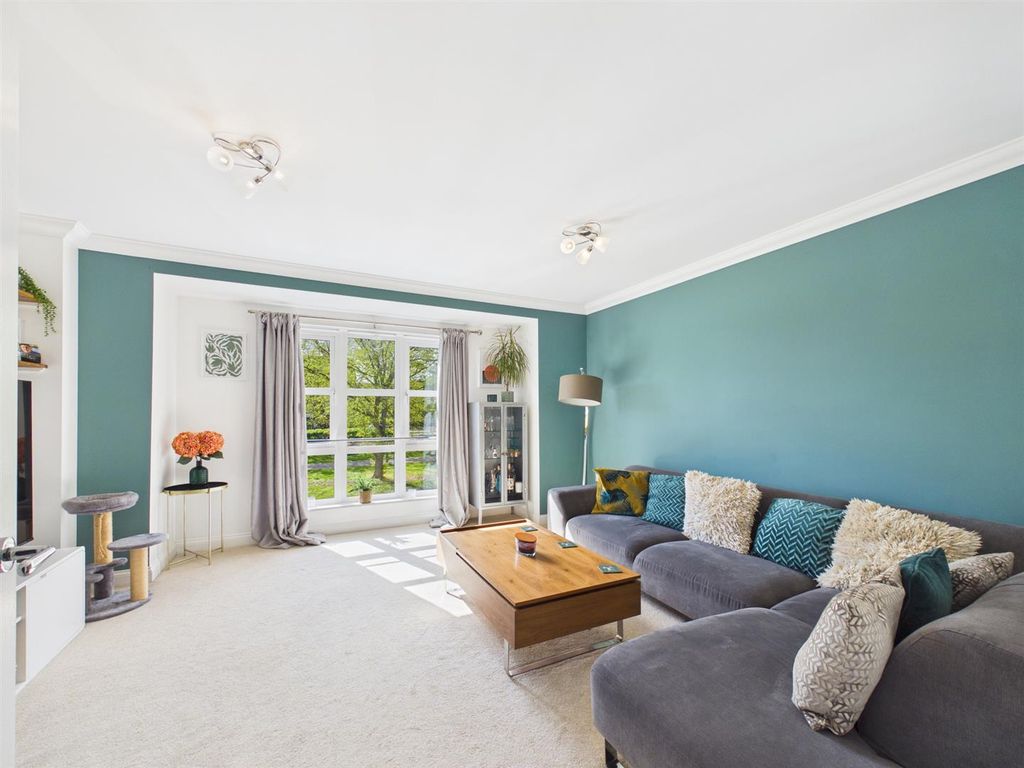 Property photo 3 of 19 Cam02435G0-Pr0230-Still009.Jpg