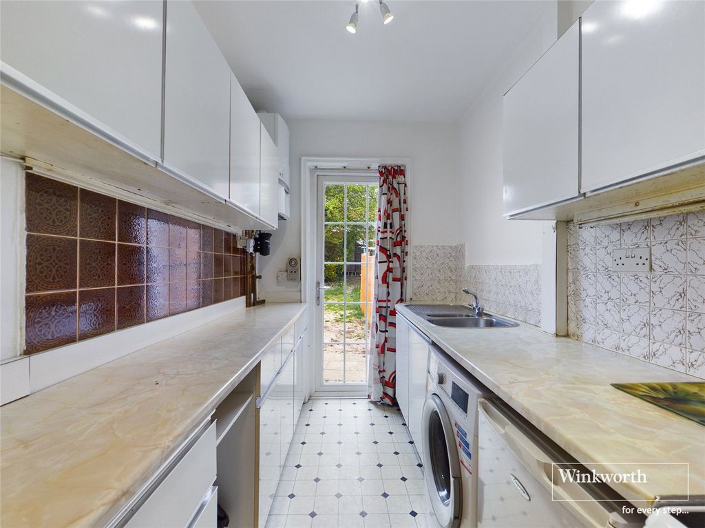 Property photo 3 of 12 Kitchen