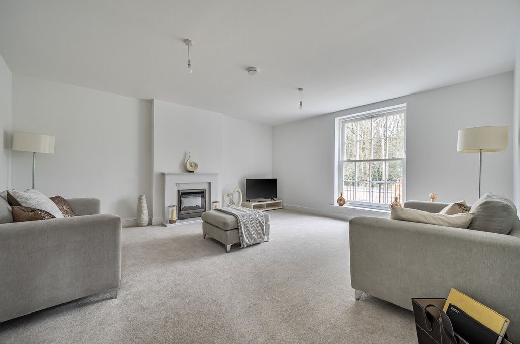 Property photo 2 of 20 1415328-12-698c95...