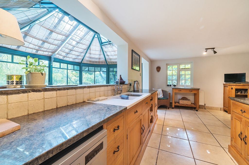 Property photo 2 of 23 1311928-11-6851Dec8Affea