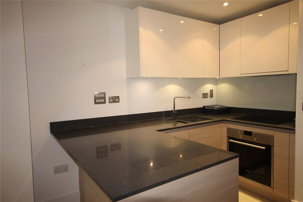 Property photo 3 of 7 Kitchen
