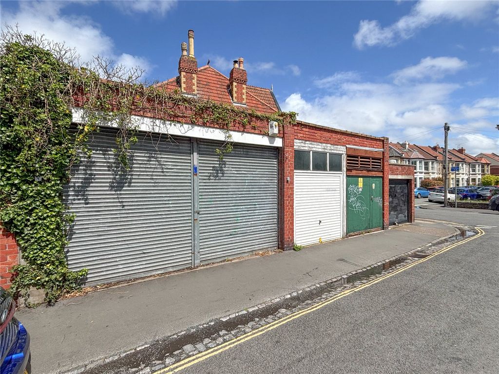 Property photo 1 of 4 Picture No. 04