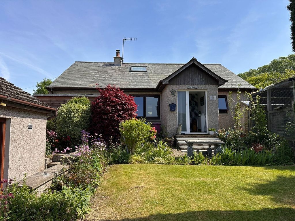 Property photo 1 of 33