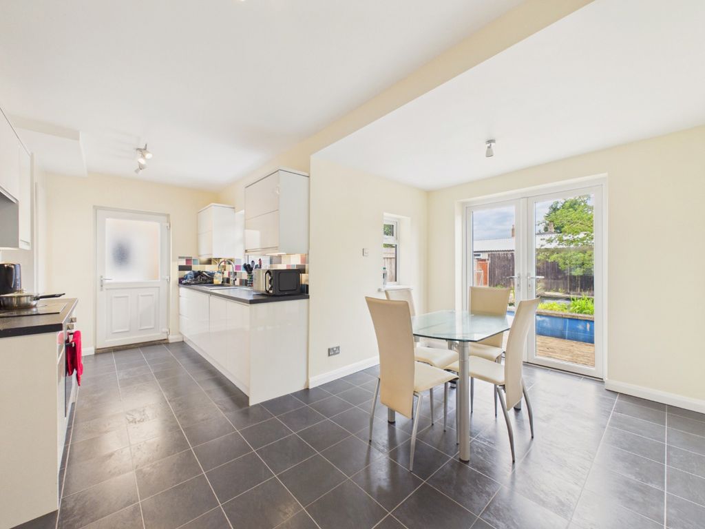 Property photo 3 of 16 5141616