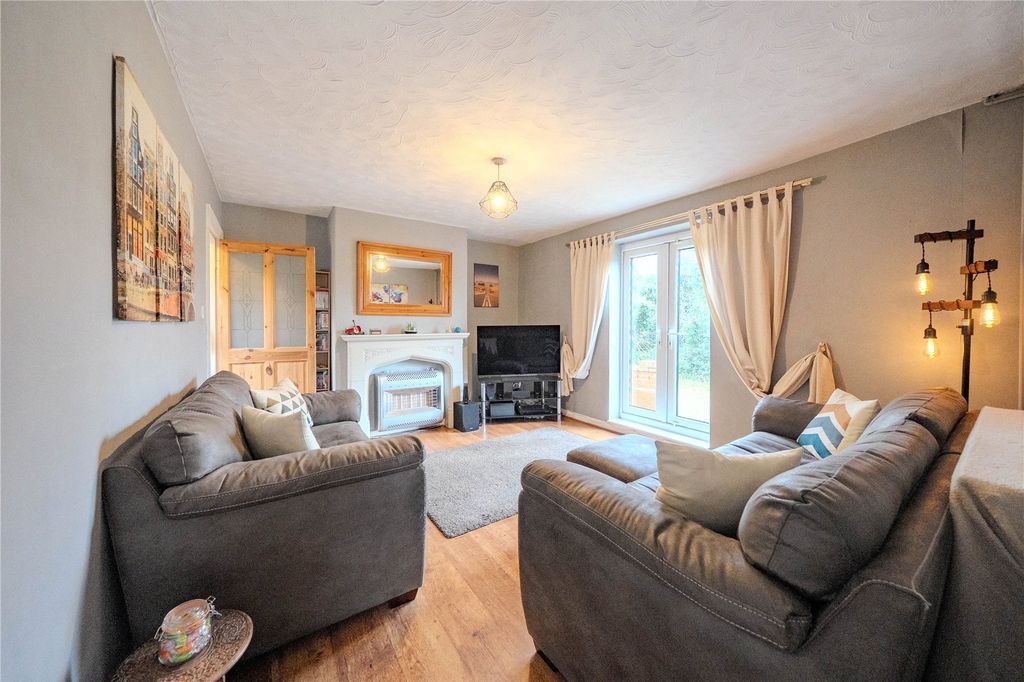 Property photo 2 of 17 Picture No. 05