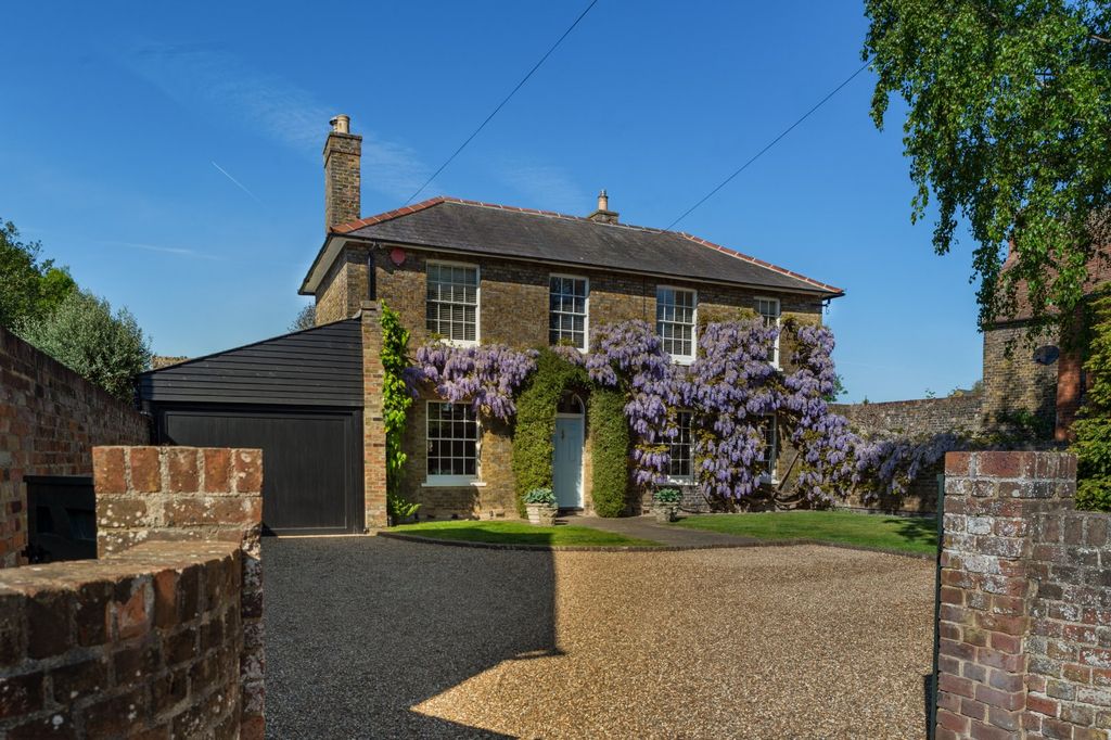 Property photo 1 of 21 Driveway