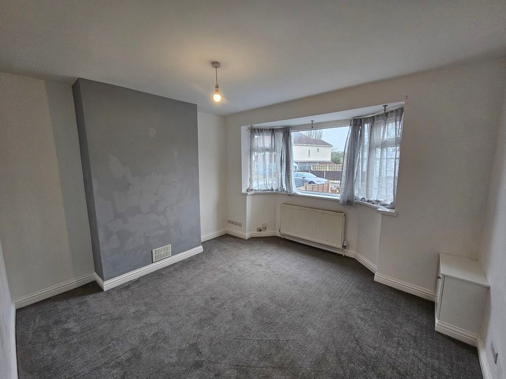 Property photo 2 of 11 Photo 3