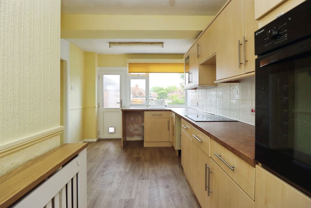 Property photo 2 of 28