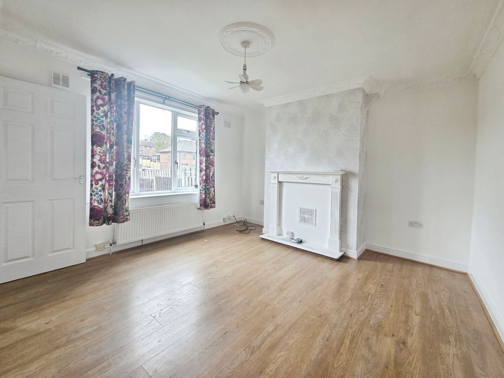 Property photo 2 of 14 44d0Ad66-1000133480