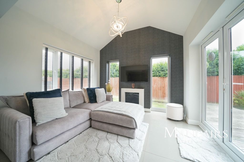 Property photo 1 of 42