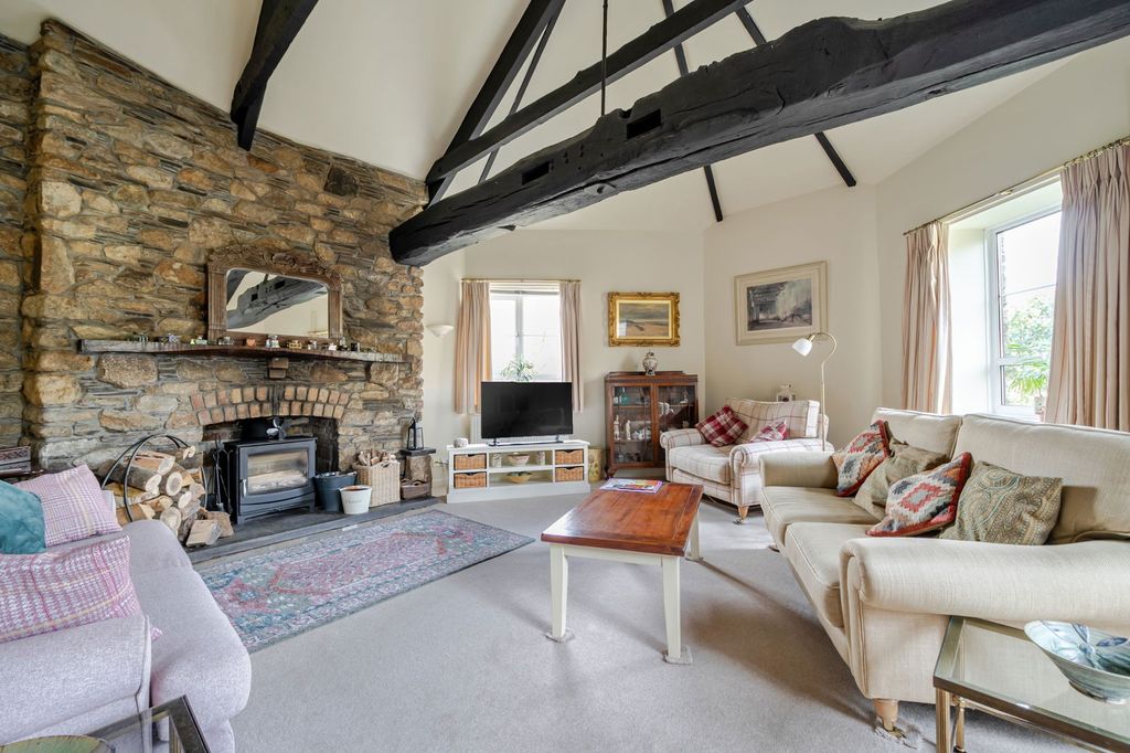 Property photo 2 of 21