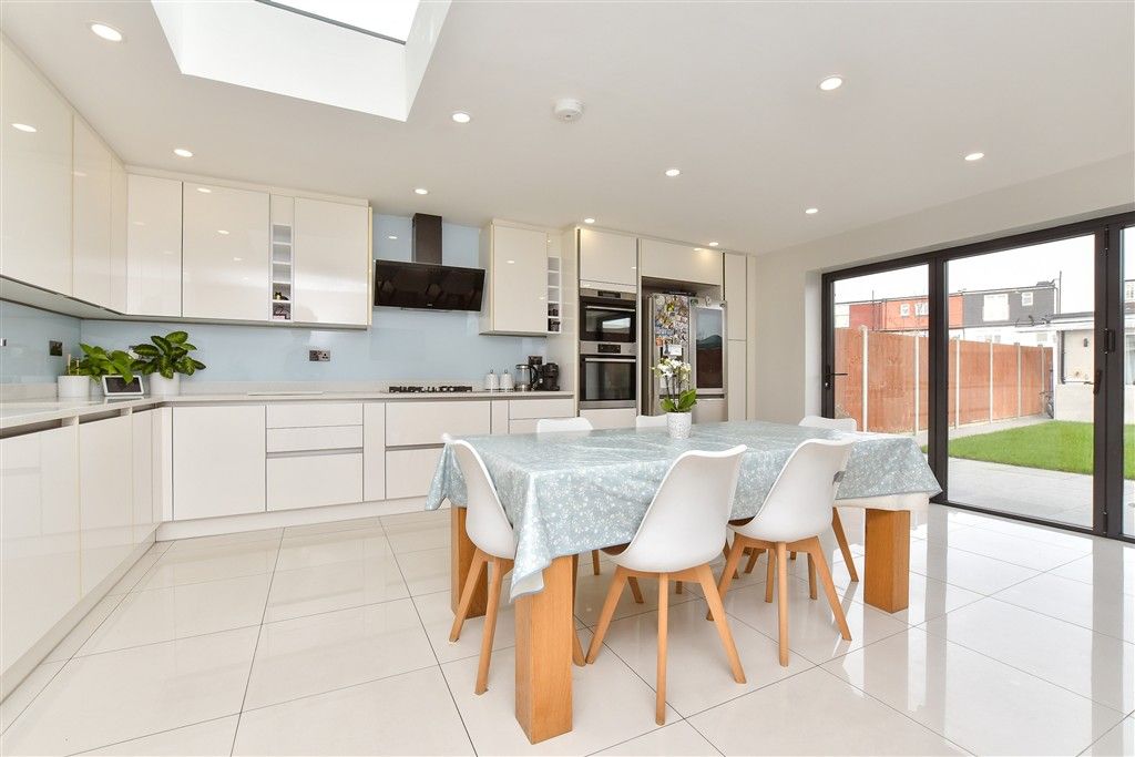 Property photo 3 of 14 Kitchen/Breakfast Room