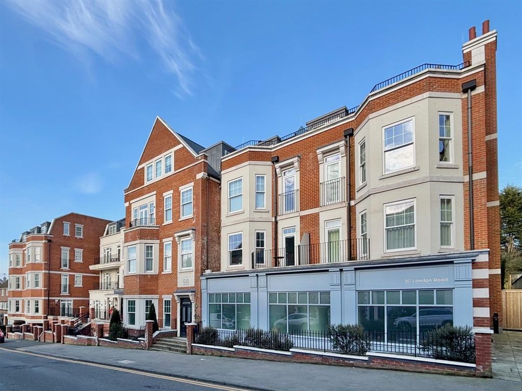 Property photo 1 of 14 Front