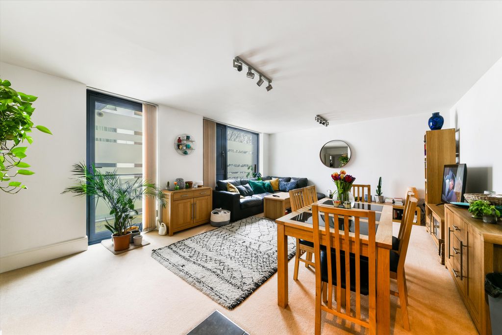 Property photo 1 of 9 Image