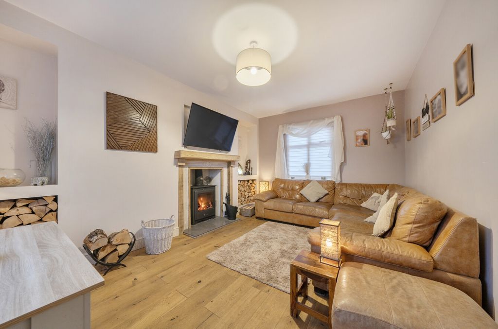 Property photo 2 of 26 1396690-14-695Fd8...