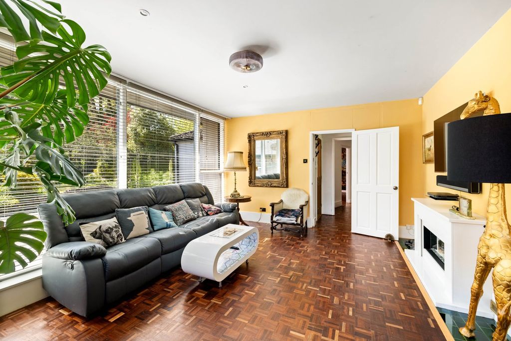 Property photo 3 of 21