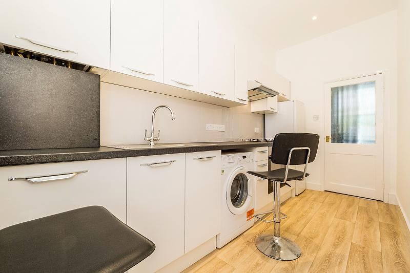 Property photo 2 of 9 Kitchen