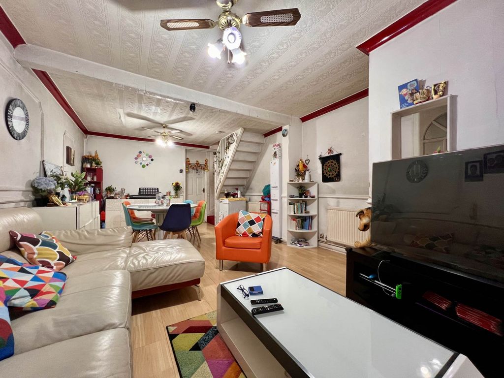 Property photo 2 of 12