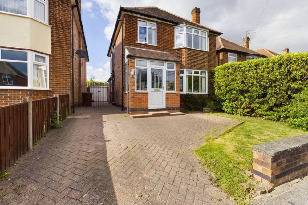 Property photo 1 of 15 Qwl220262 1