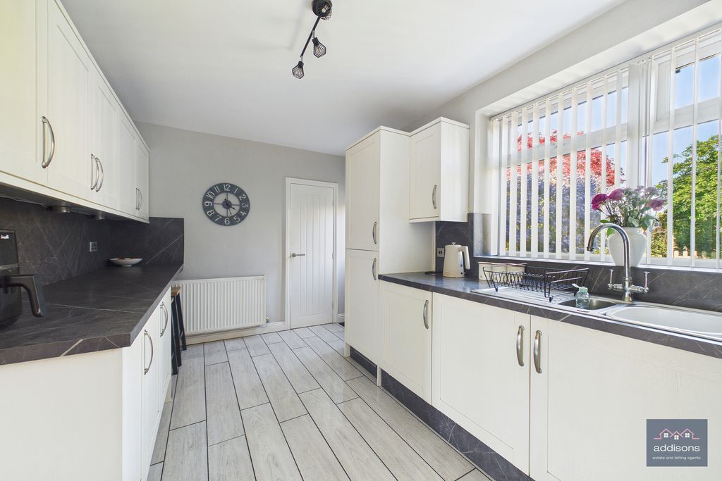 Property photo 3 of 13 Photo 10