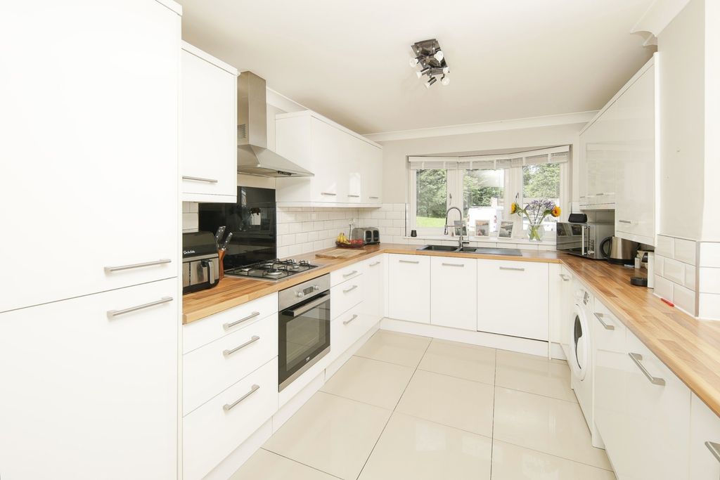 Property photo 3 of 17 Photo