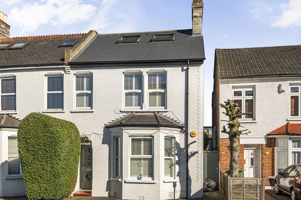 Property photo 1 of 19 External