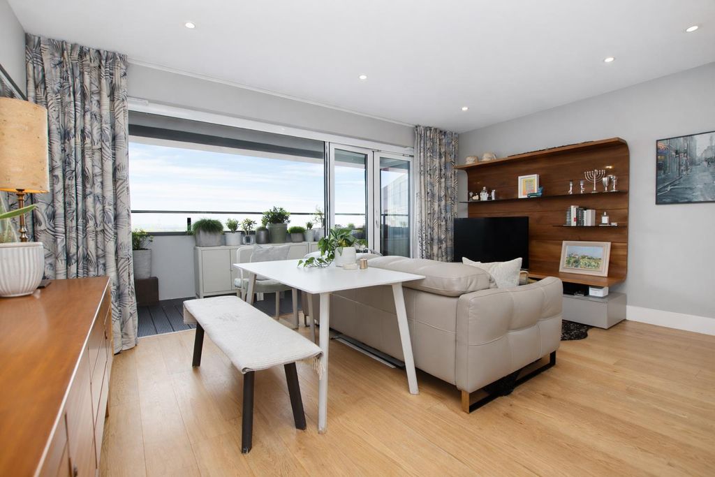 Property photo 1 of 12 0c983ce4-Ac03-44Ca-818d-E2d5F4B5E317.Png