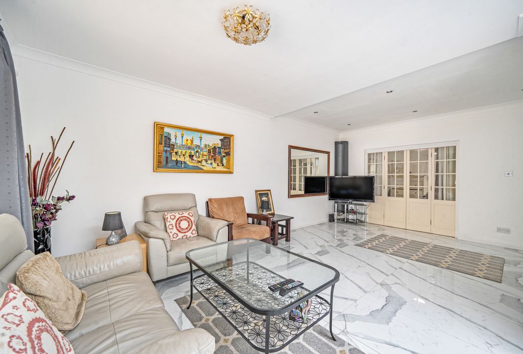 Property photo 1 of 14 1285301-16-686E79...