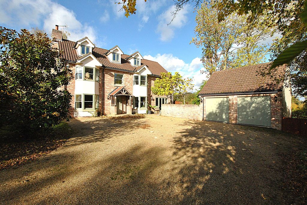 Property photo 3 of 27