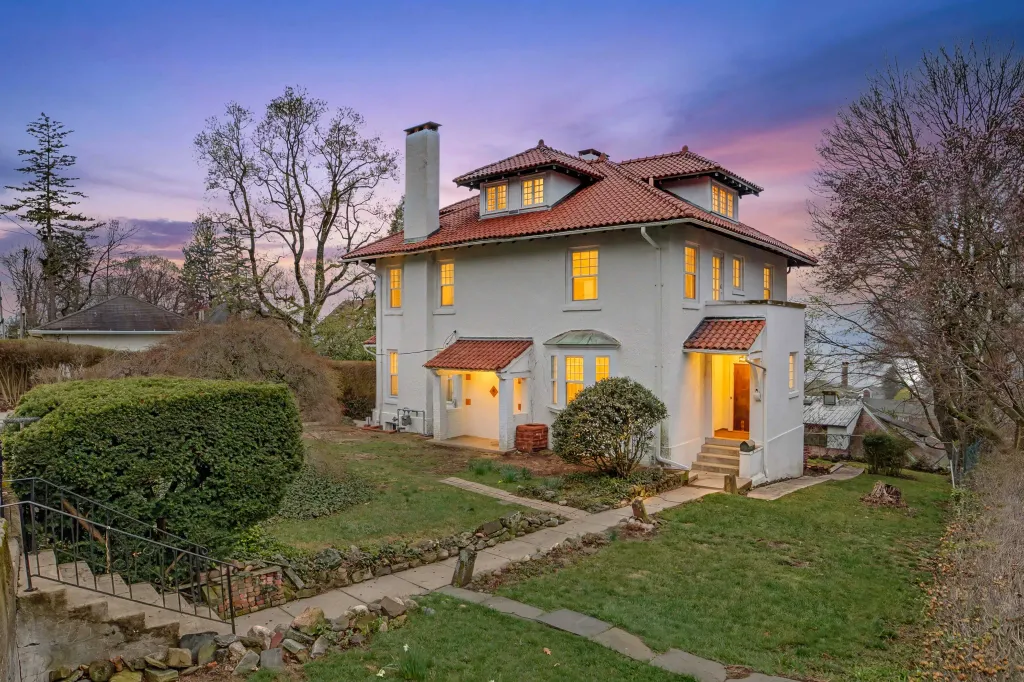 Property photo 1 of 31