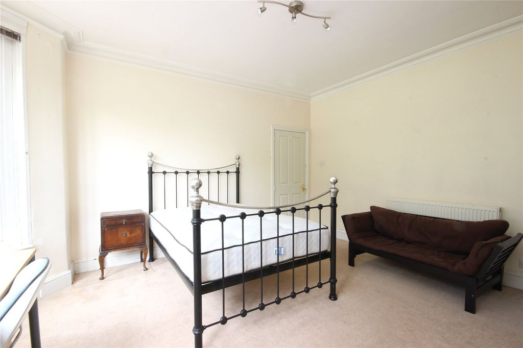 Additional image 4 of 8 bed terraced house to rentGloucester Road, Horfield, Bristol BS7