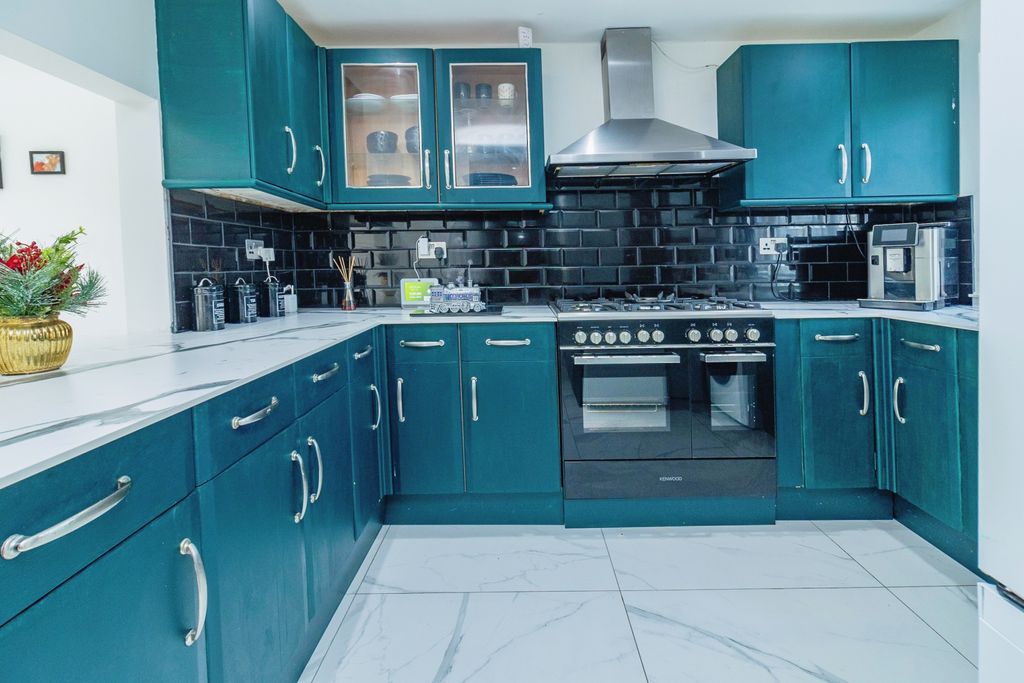 Property photo 2 of 19 A06A2531
