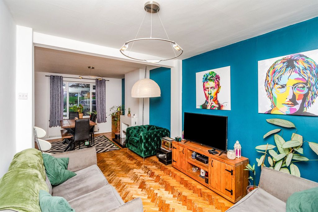 Property photo 3 of 17