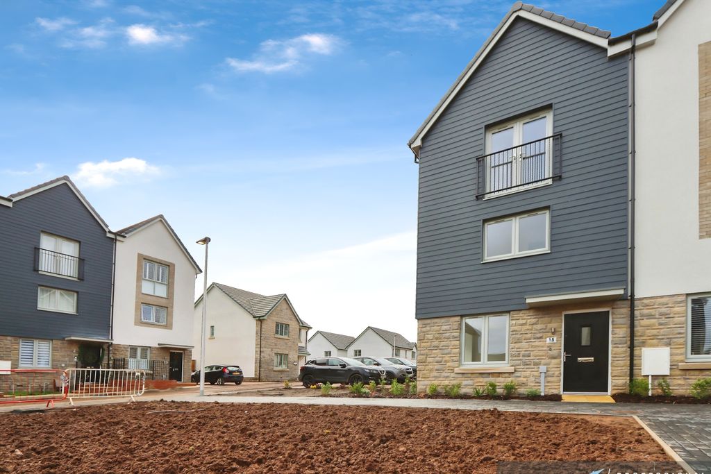 Property photo 1 of 26