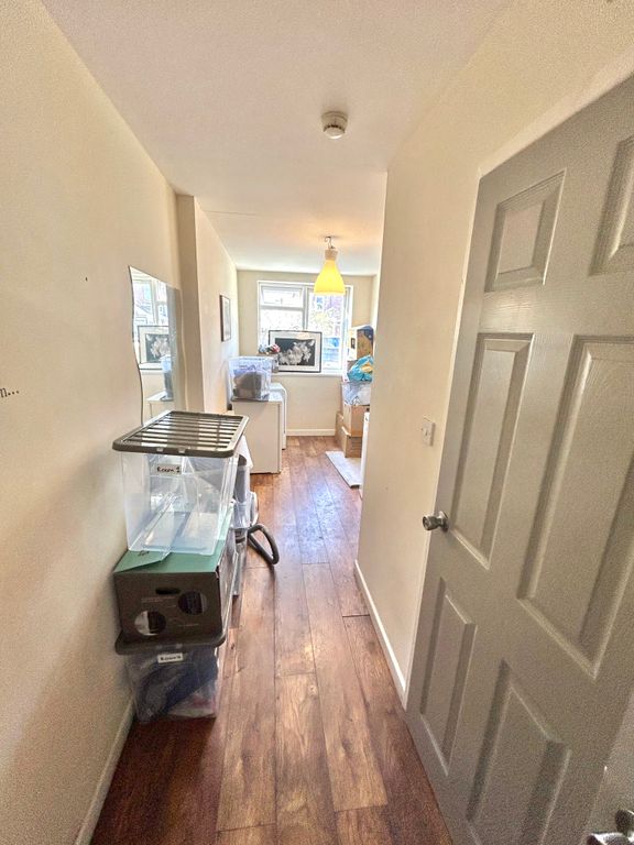 Property photo 3 of 6 B193E178-A1F4-4955-8Bc8-37Fe6B1748Ed