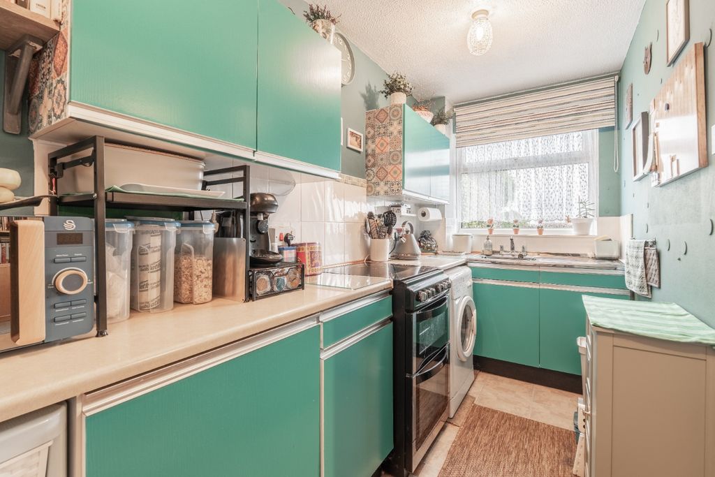 Property photo 3 of 12 4875214