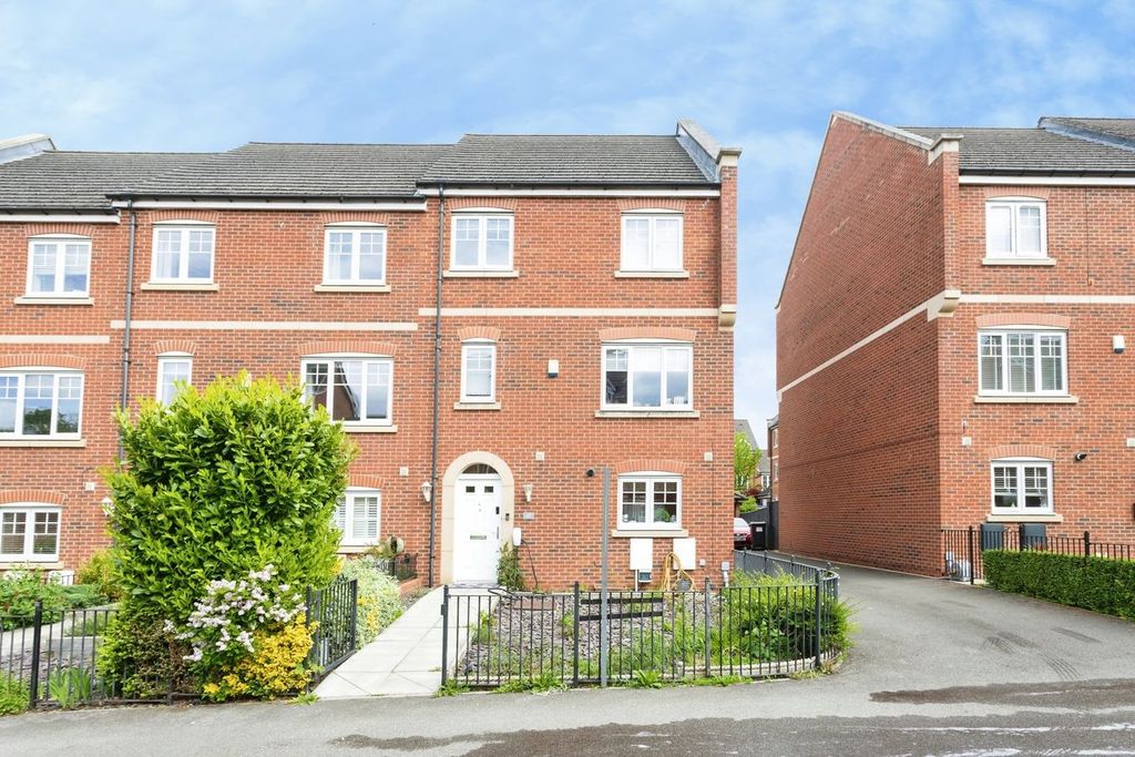 Property photo 1 of 24