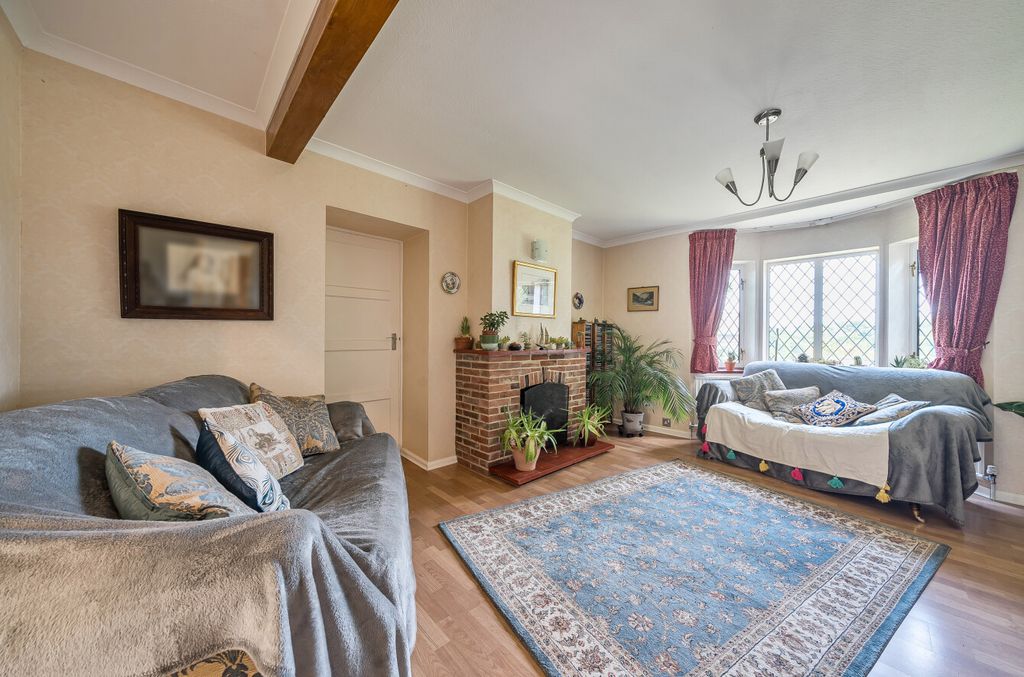 Property photo 2 of 24 1333183-10-689249...