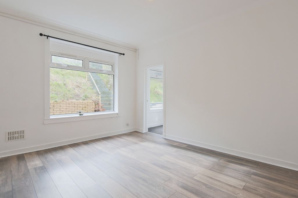 Property photo 2 of 26 4986602