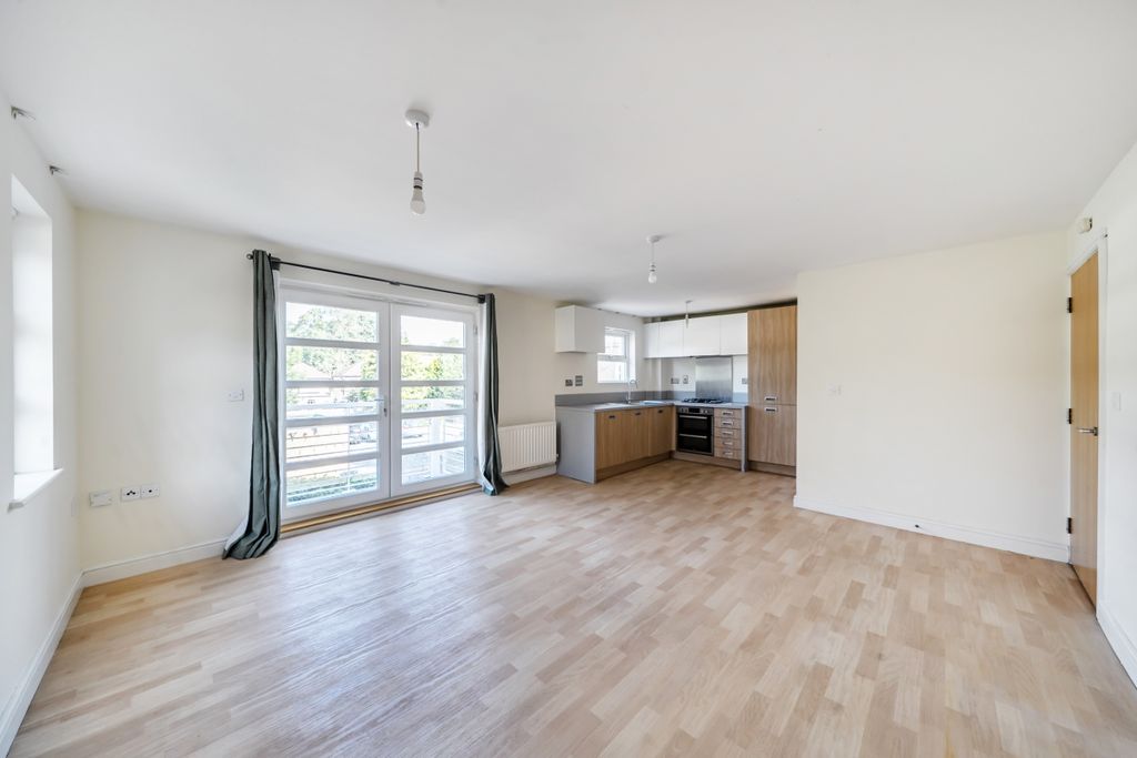 Property photo 3 of 16 1492309-2-6A4F652...