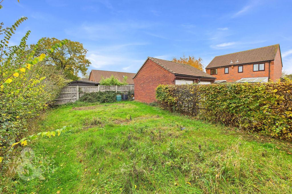 Property photo 2 of 18