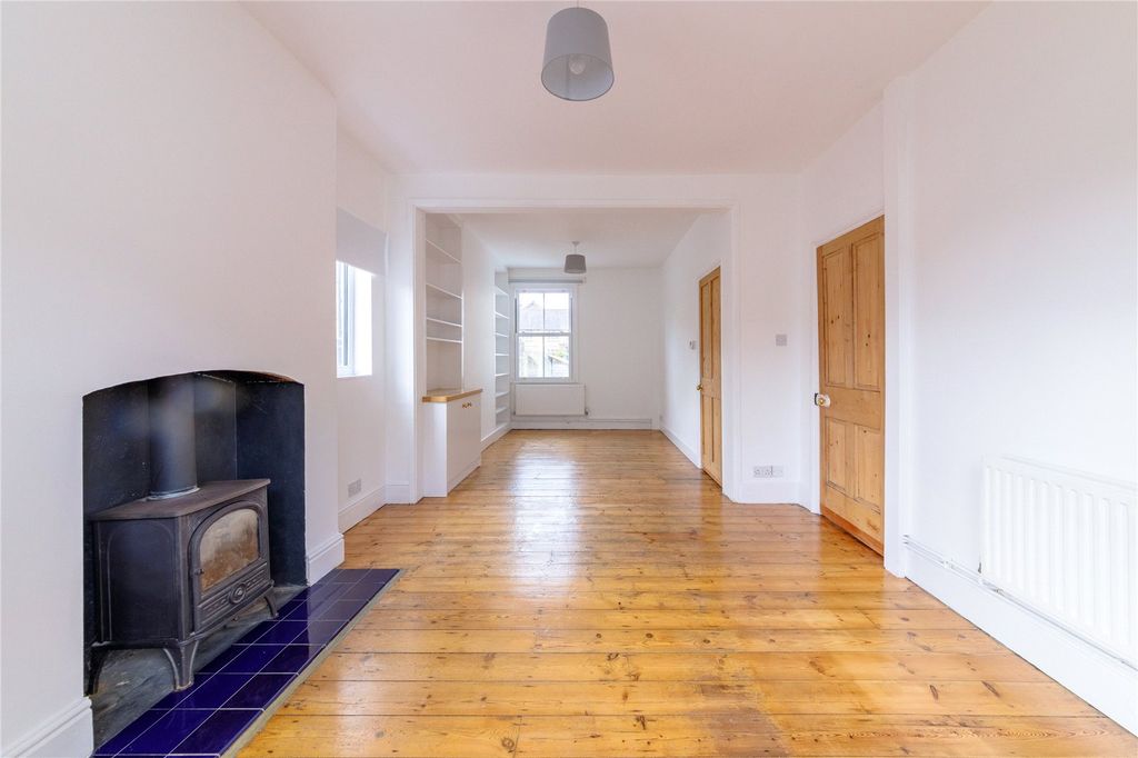 Property photo 2 of 12 Picture No. 25