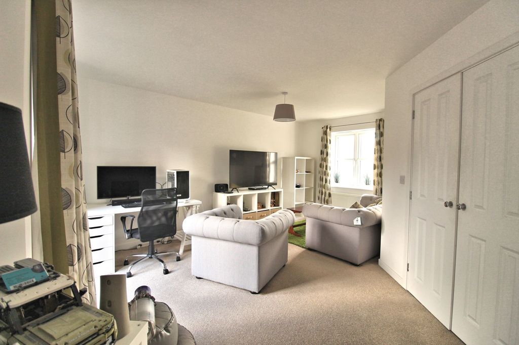 Property photo 3 of 11 Img_9625