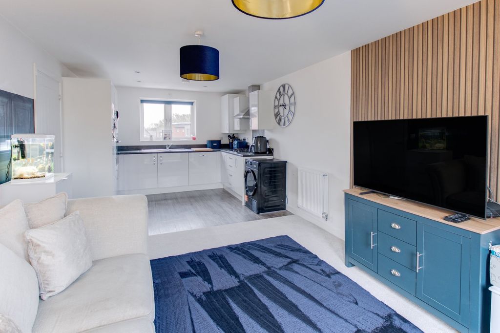 Property photo 2 of 16 Picture No. 08