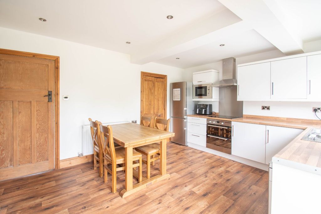 Property photo 3 of 21 Picture No. 05