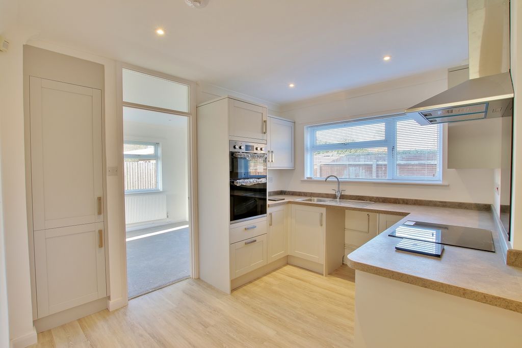 Property photo 2 of 13 Img_9453-Img_9455