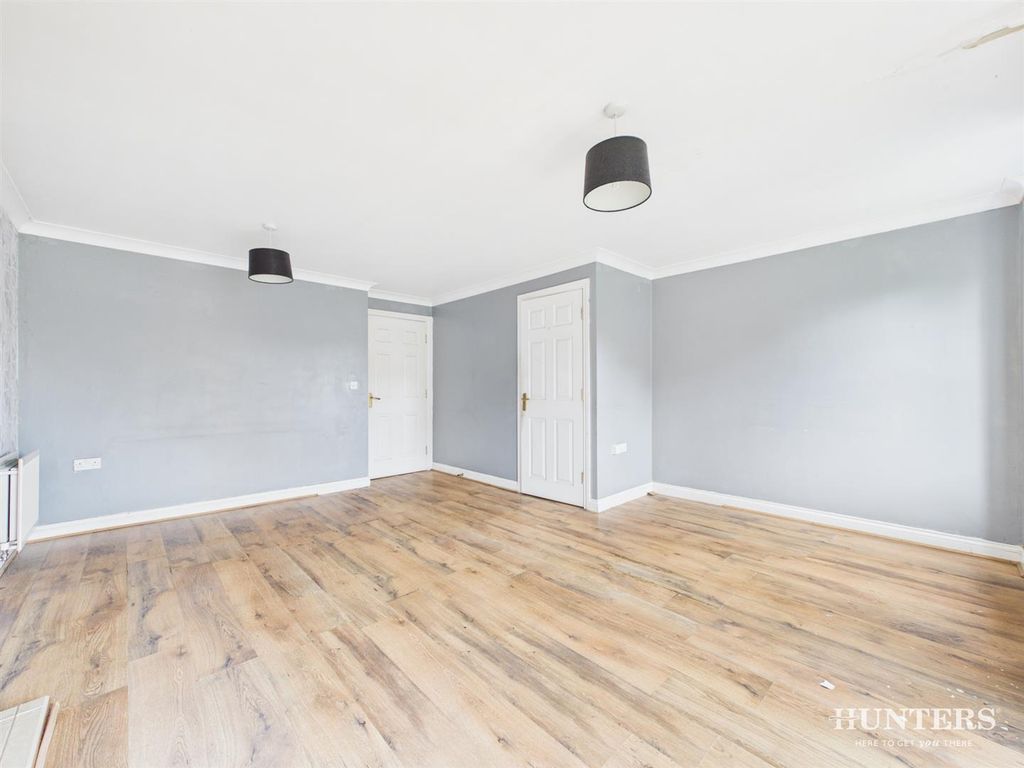Property photo 3 of 21 Cam05287G0-Pr0215-Still006.Jpg